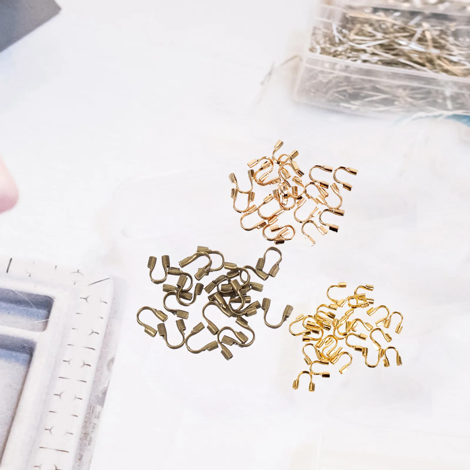 

600pcs U shaped Thread Protector Bead Accessories 6 Colors Metal Crimp Beads Wire Guards for Jewelry Making Supplies DIY