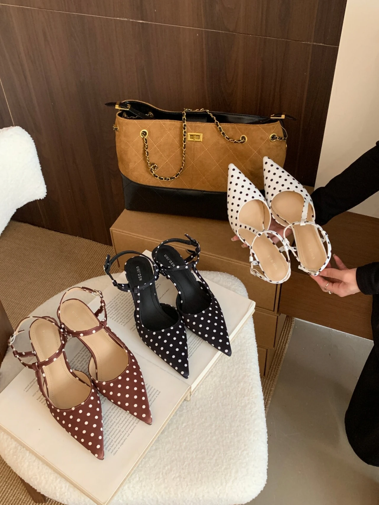 

Women’s socialite-style pointed toe stiletto slip-on sandals 2026 new model with single strap buckle polka dot sandals