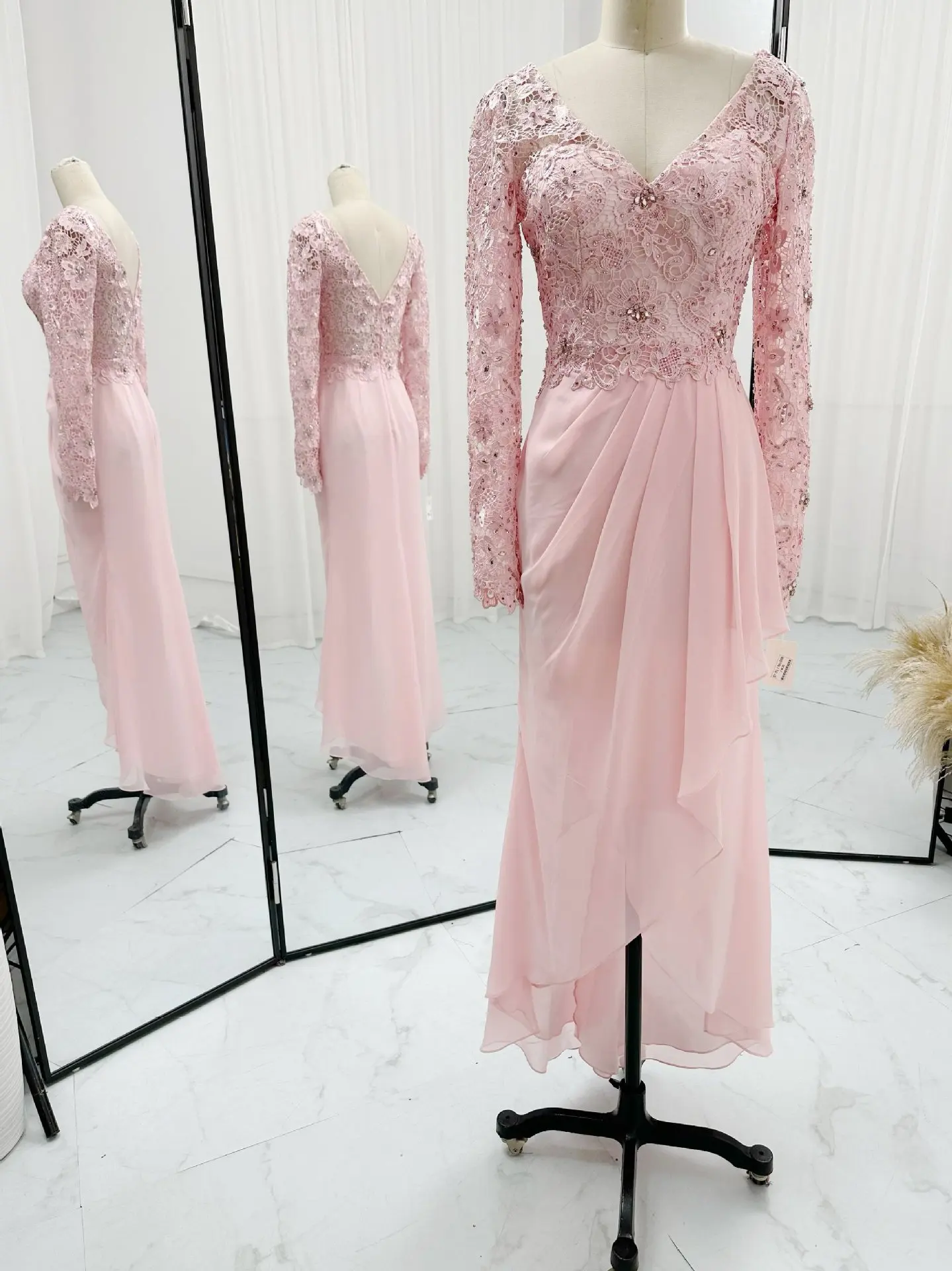 Pink Sexy Deep V -Neck Long Sleeve Slim Chiffon Banquet Performance Evening Dress M1573