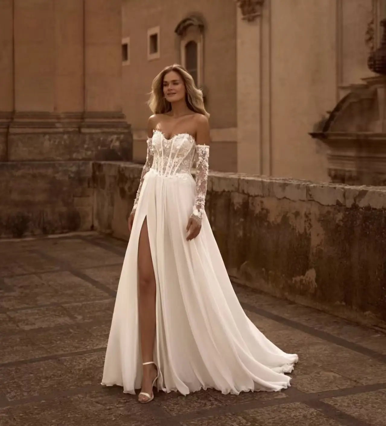 Elegant A Line Women's Wedding Dresses Lace Appliques Vestido De Novia Bride Gowns Customized Sweetheart Sleeveless Slit Vestido