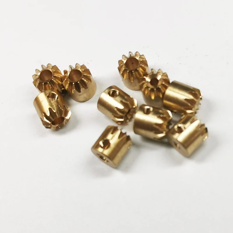 

10pcs Brass 0.5 Module 12 Tooth 2/3mm Bore 90 Degree Bevel Gear for Model Drive Transmission