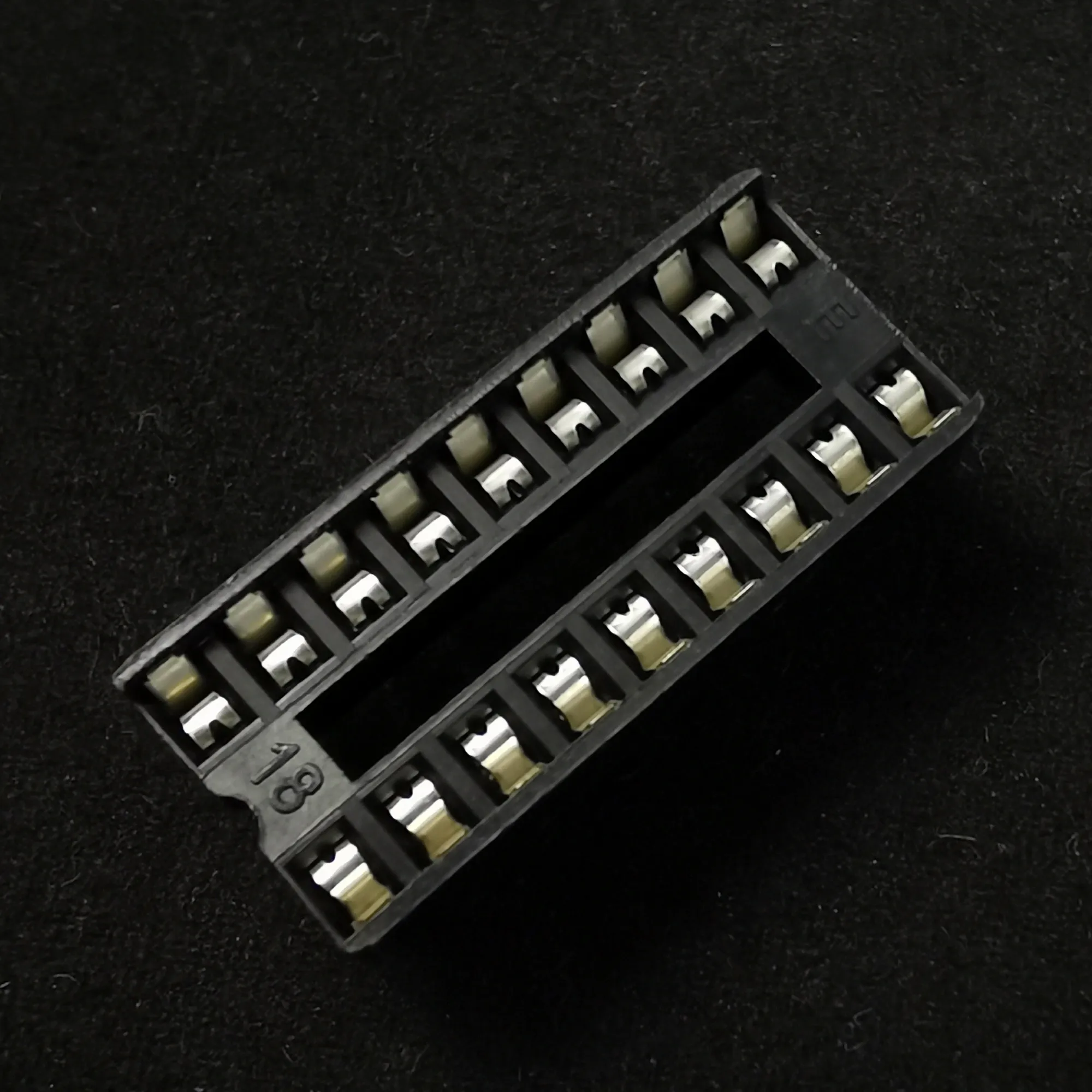 Ic Sockets Dip6 Dip8 Dip14 Dip16 Dip18 Dip20 Dip28 Dip40 2.54Mm Connector 8 14 16 18 20 24 28 40 Pin Dip Chips Basis