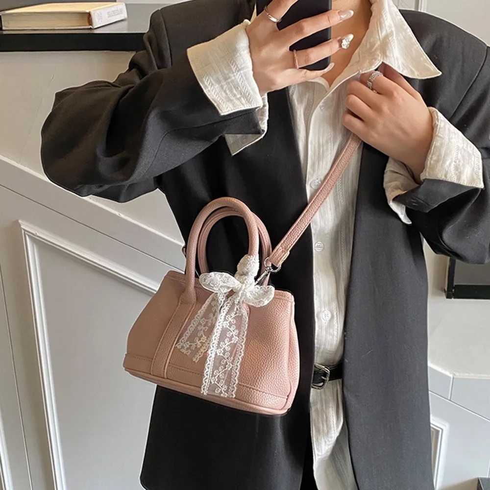 

Portable Lychee Texture Women's Handbag Lace Bow Pendant Soft Bucket Crossbody Bag Elegant Luxury PU Leather Shoulder Bag Daily