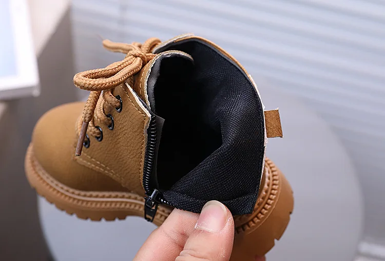 2026 Herbst Neue Kinder-Lederstiefel für Jungen Einfarbig Vielseitig Atmungsaktiv Schlichte Kinder-Kurzstiefel für Mädchen Lässig Einfach – Detail 21