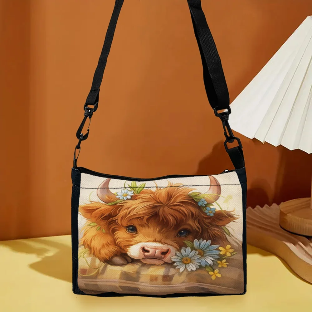 

Highland Cow Fashionable Shoulder Bag, A Multi-functional Crossbody Handbag That Is Essential for Casual Vacation