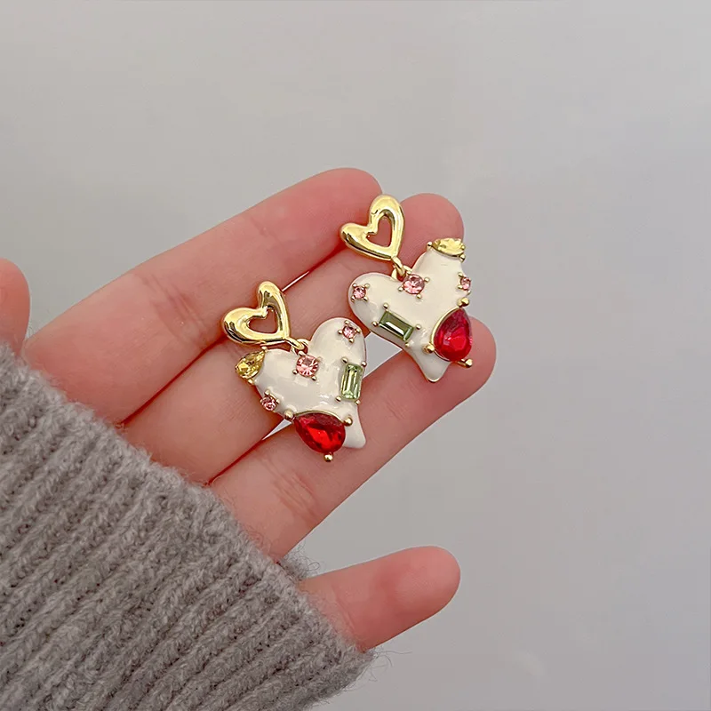 الأزياء الملونة الزركون على شكل قلب أقراط للنساء الحلو لطيف الأبيض المينا انخفاض الأقراط الزفاف المشاركة مجوهرات هدايا