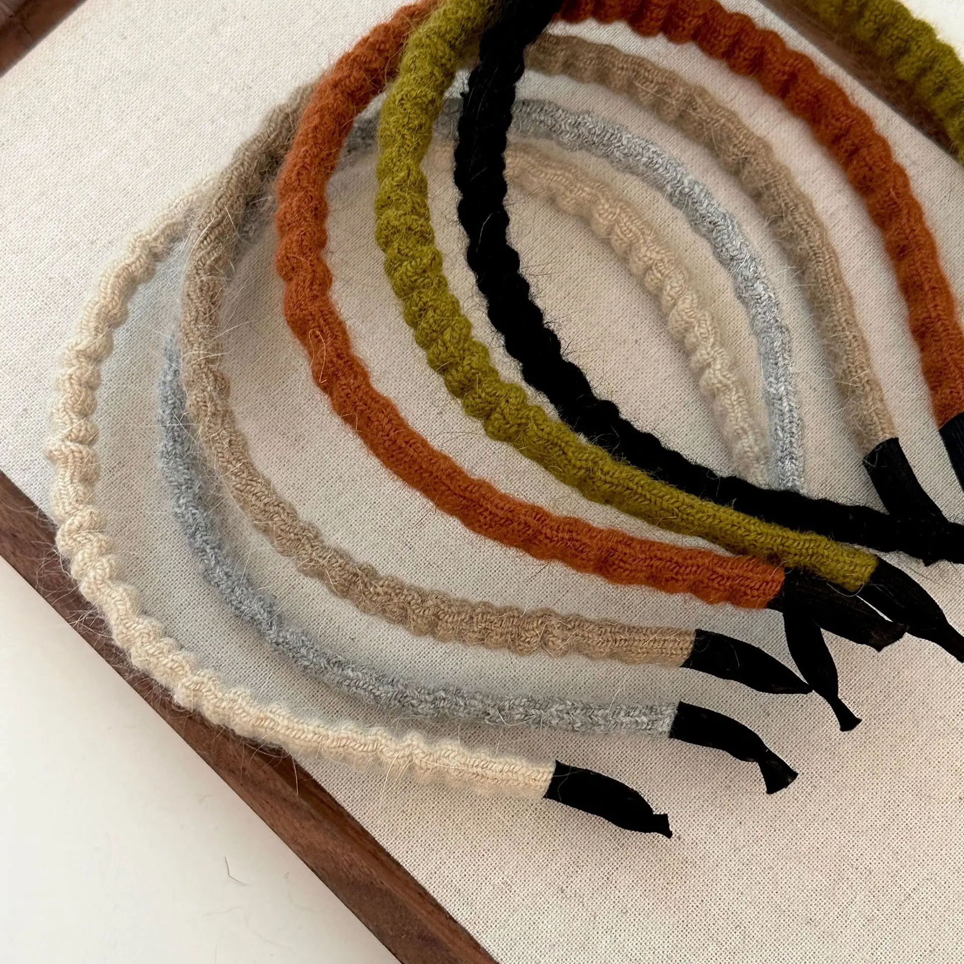 Ikat Kepala Rajutan Wol Ikat Rambut Wanita Anak Perempuan Musim Dingin Lebar 1CM Ikat Rambut Lingkaran Rambut Bezels Scrunchies Aksesoris Rambut Fashion