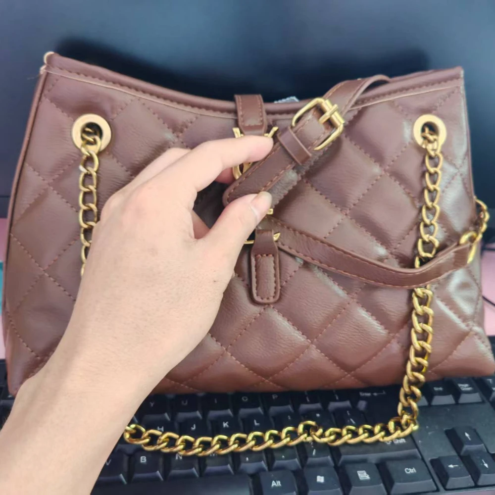 Borsa a tracolla da donna di a - Luxury Bags Goyard recensione e prezzo