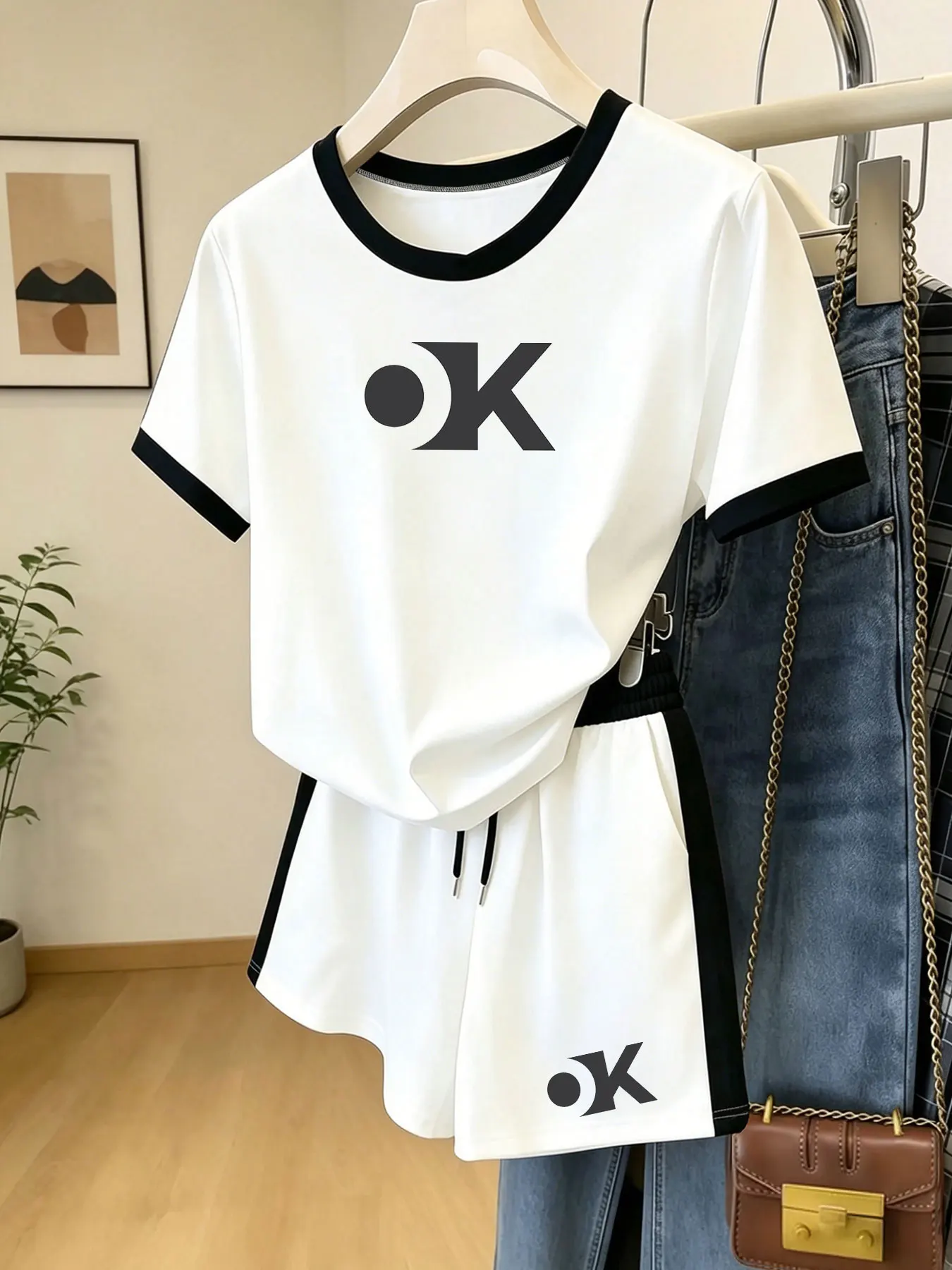 

Summer Thin Breathable Casual Set with Simple Geometric Logo Print and Contrasting Edges, T-Shirt and Shorts Two-Piece Set