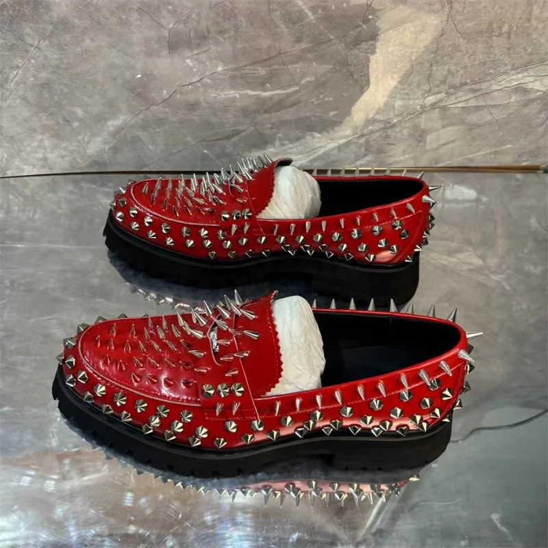 Czerwone skórzane nity Decor Loafers Gruba podeszwa Męskie buty Wygodne buty biznesowe Oddychające buty Duże mężczyźni Rozmiar 48