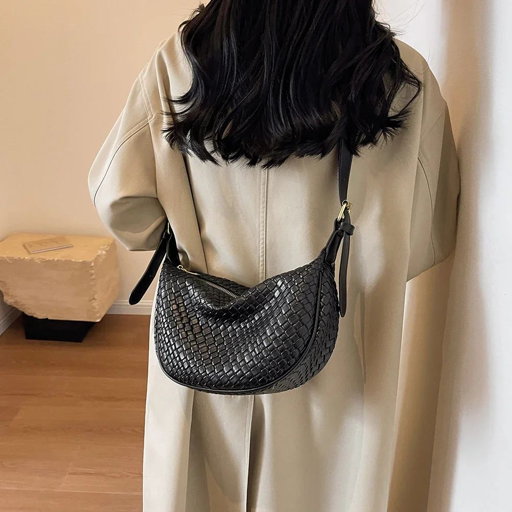 Women Daily Shoulder Bag Woven Simple Crescent Hobo Bag Female Solid Color Stylish Crossbody Bag Casual Handbag Commuting Bag