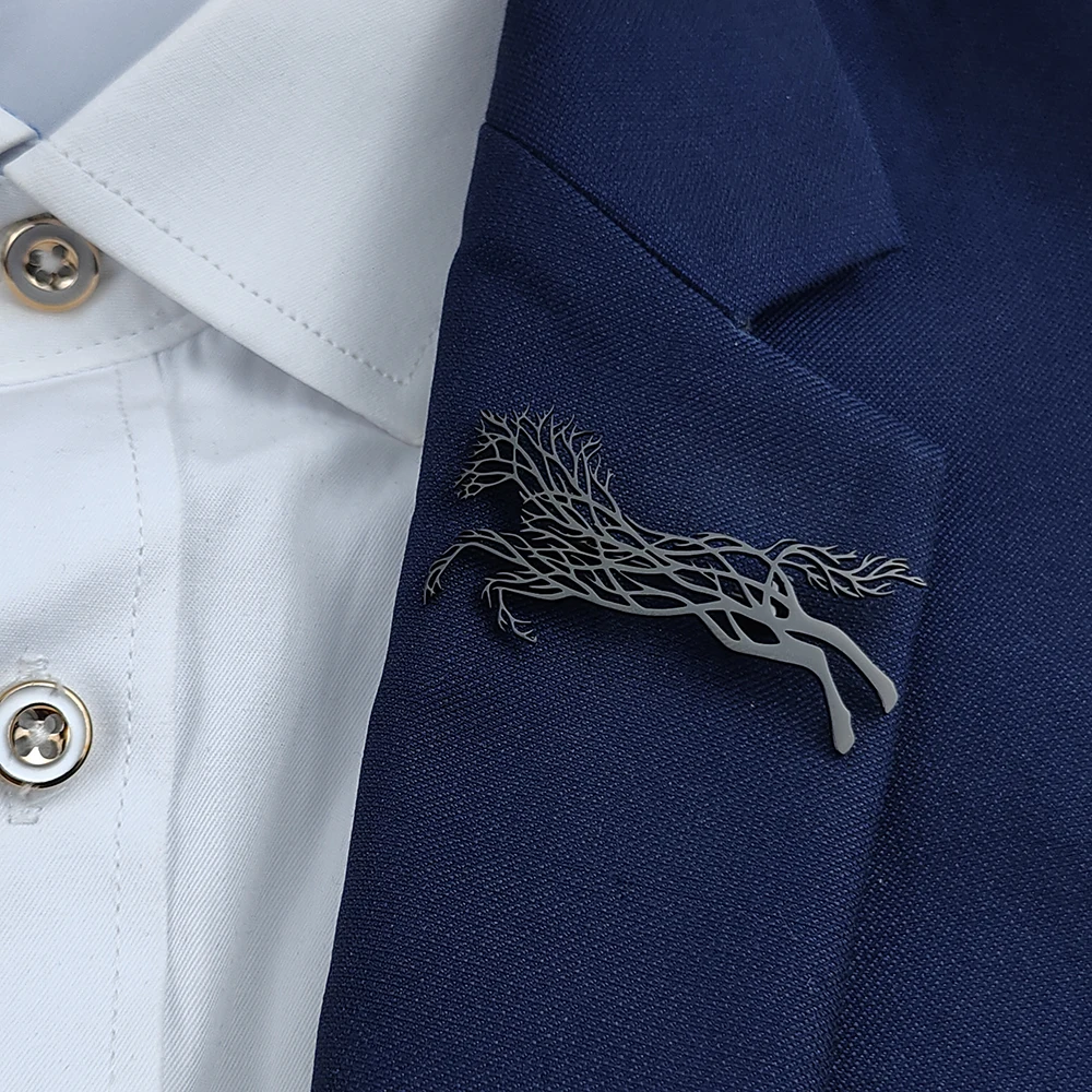Original Animal Running Horse Men\'s Suit Gold Plated Collar Pin, High Quality Stainless Steel Black Brooch, Gift for Men