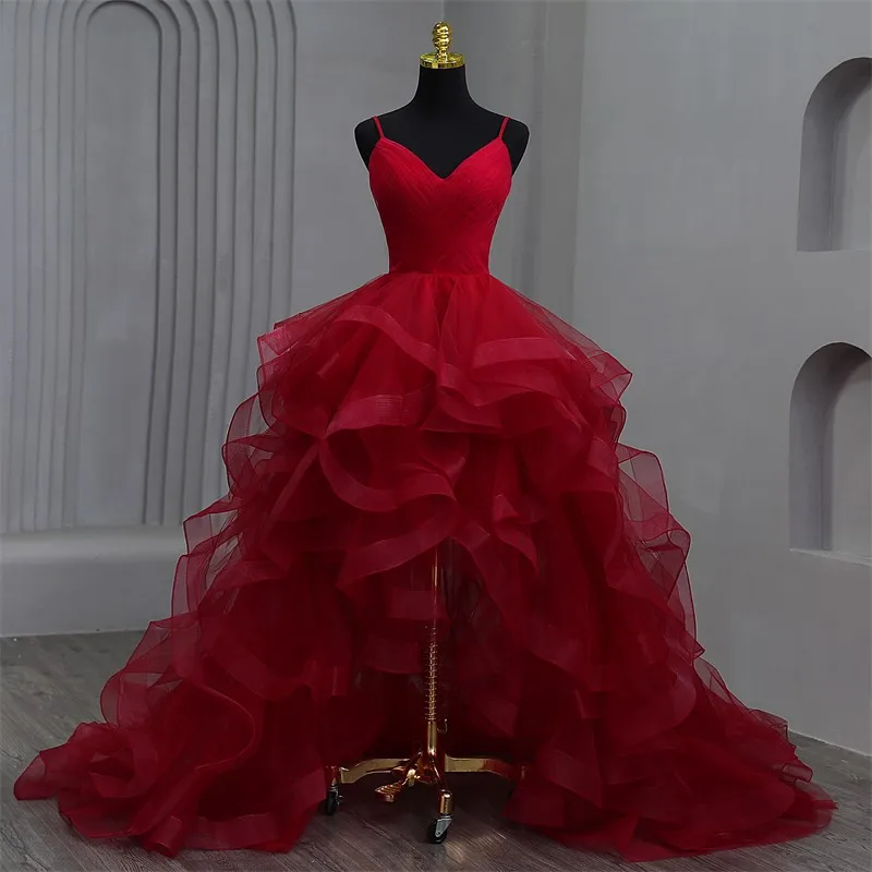 Robes de Quinceanera rouge foncé pour filles, col en V à volants, bretelles spaghetti, robe éducative courte sur le devant et longue traîne, Sweet 15