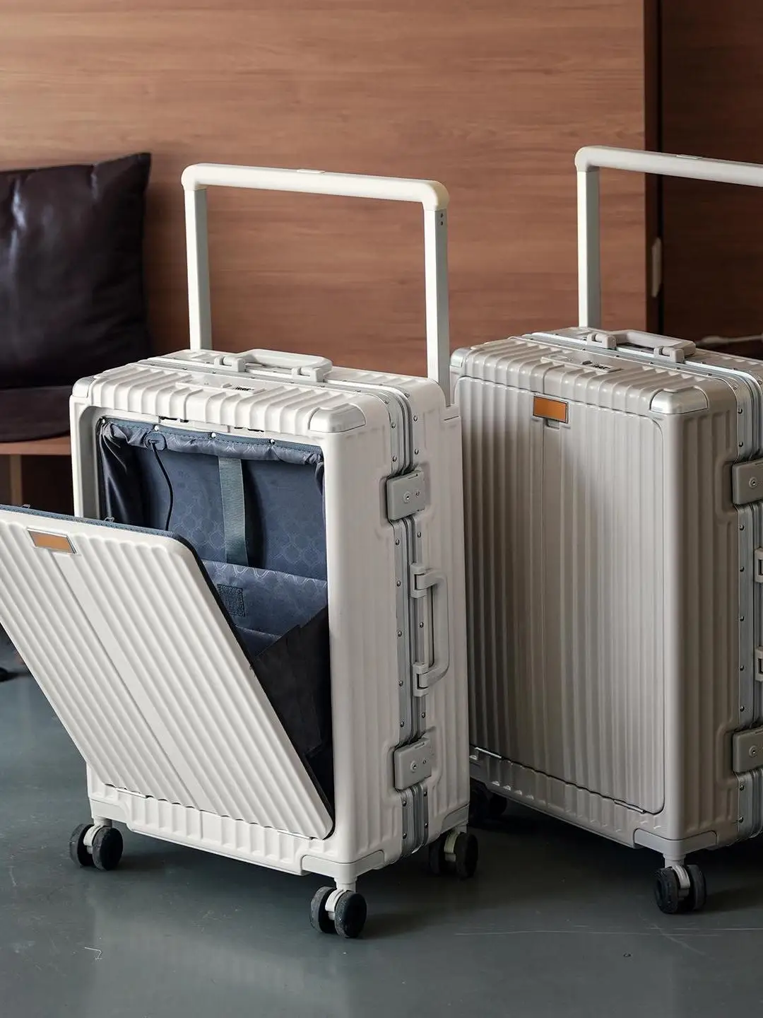 custodia-da-viaggio-multifunzionale-grande-capacita-da-24-pollici-che-in-lage-con-apertura-frontale-ampia-asta-di-trazione-valigia-con-password-scatola-d'imbarco