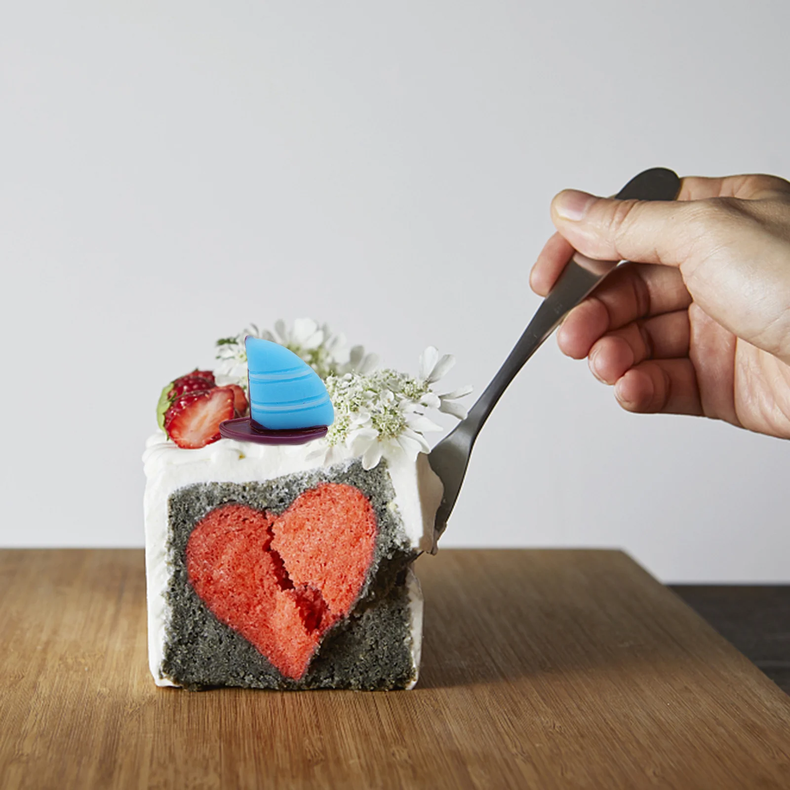 

9Pcs Sailboat Cake Toppers Small Mediterranean Boat Ornament Lightweight Stable Base Marine Dessert Decoration DIY Cupcake Decor