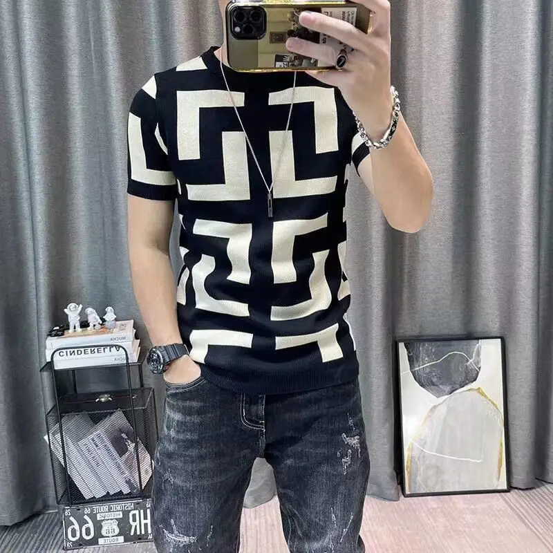 Y2K Summer New Mens Slim Vintage Short Sleeve T Shirt Striped Print O Collared Graphic T Shirts For Men Darts Camiseta Masculina