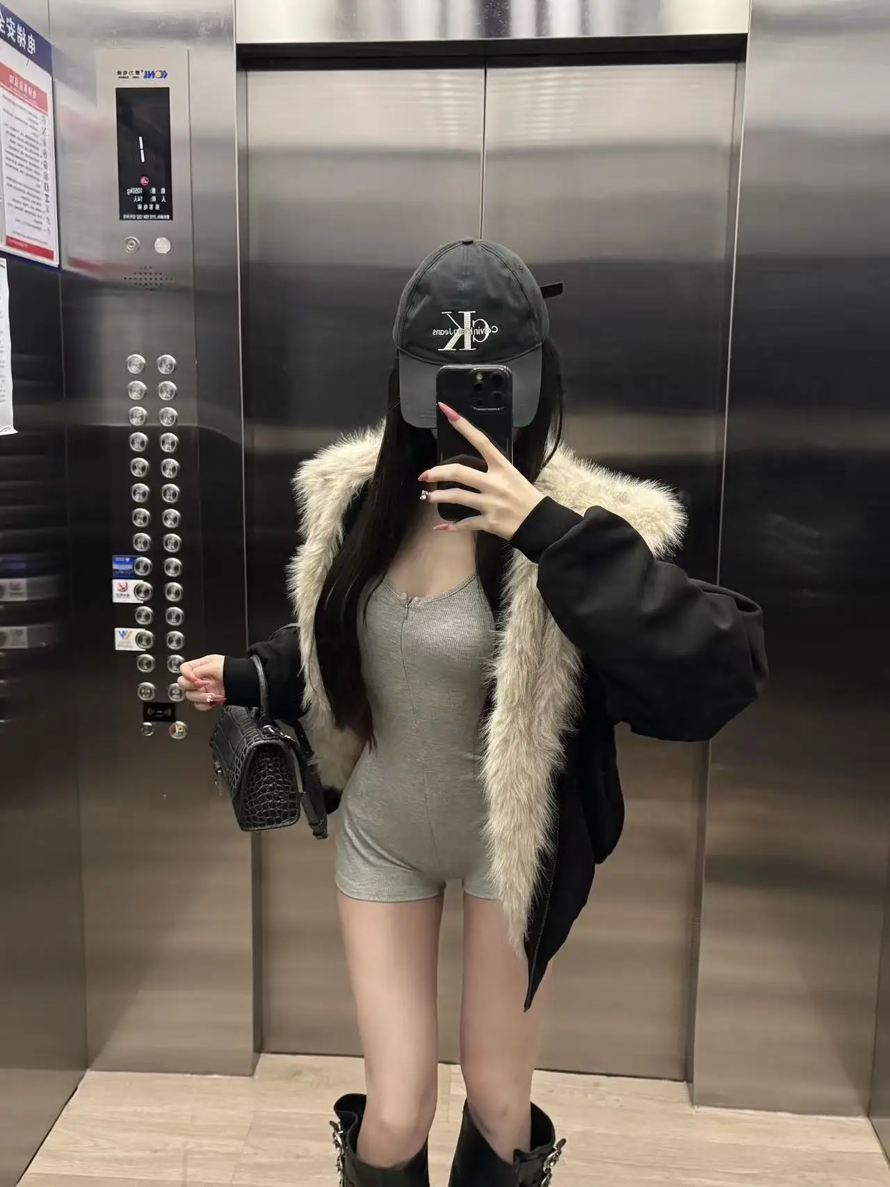 セクシーなアメリカンロングスリーブジッパーデザインスリムフィットTシャツレディース2026年秋新作タイトワンピースベースシャツインス通勤