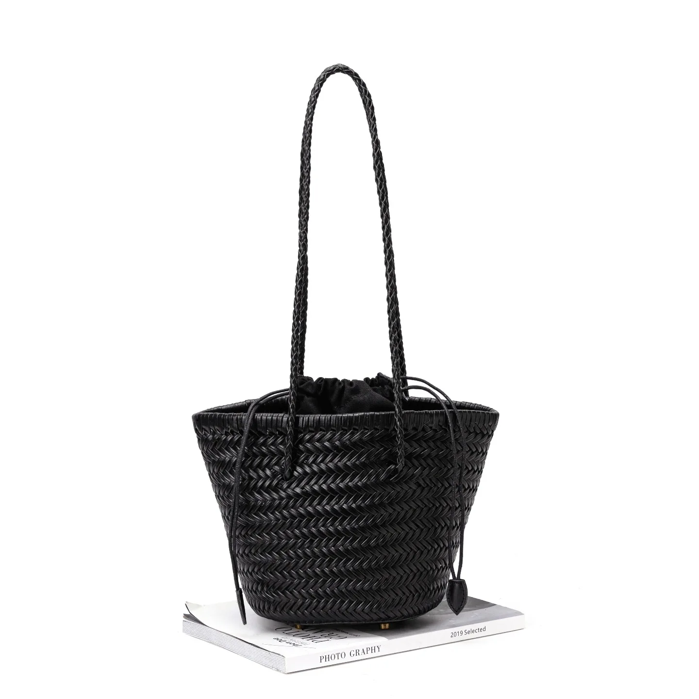 Woven Inner Pocket Large Vegetable Basket Bag Brand Hand-woven Tote Bag French Genuine Leather With Shoulder Underarm Tote Bag view 5