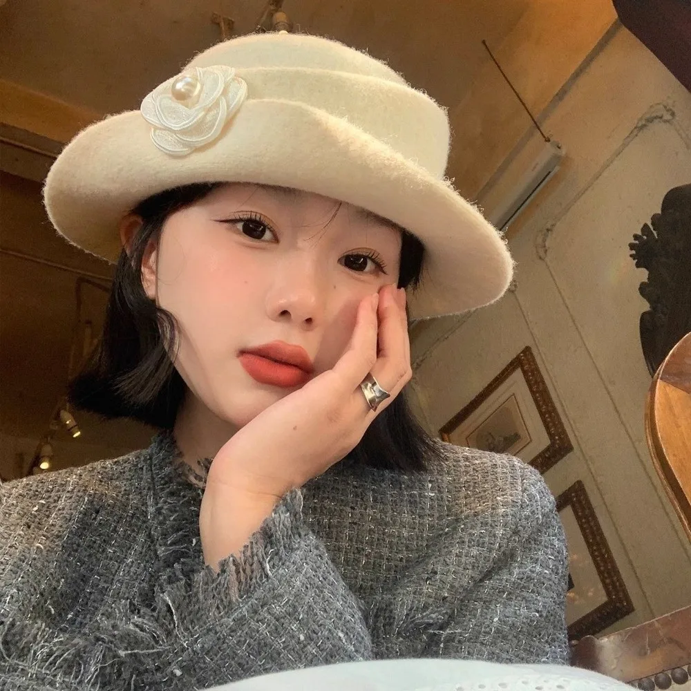 

Retro French Style Hepburn Style Topper Hat Woolen Flat-top Black Felt Hat Beige Photography Decoration Women Jazz Hat Ladies