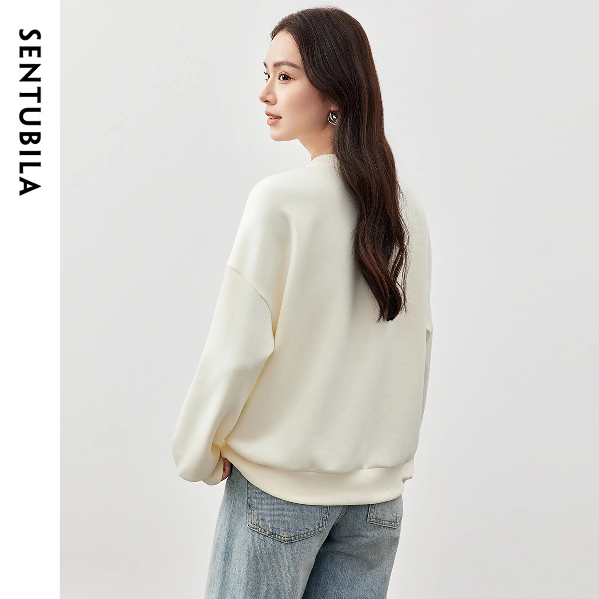 SENTUBILA Woman Casual Sweatshirt 2025 Autumn Fashion Loose Floral Print O Neck Pullovers Beige Apricot Long Sleeve Top151A58386