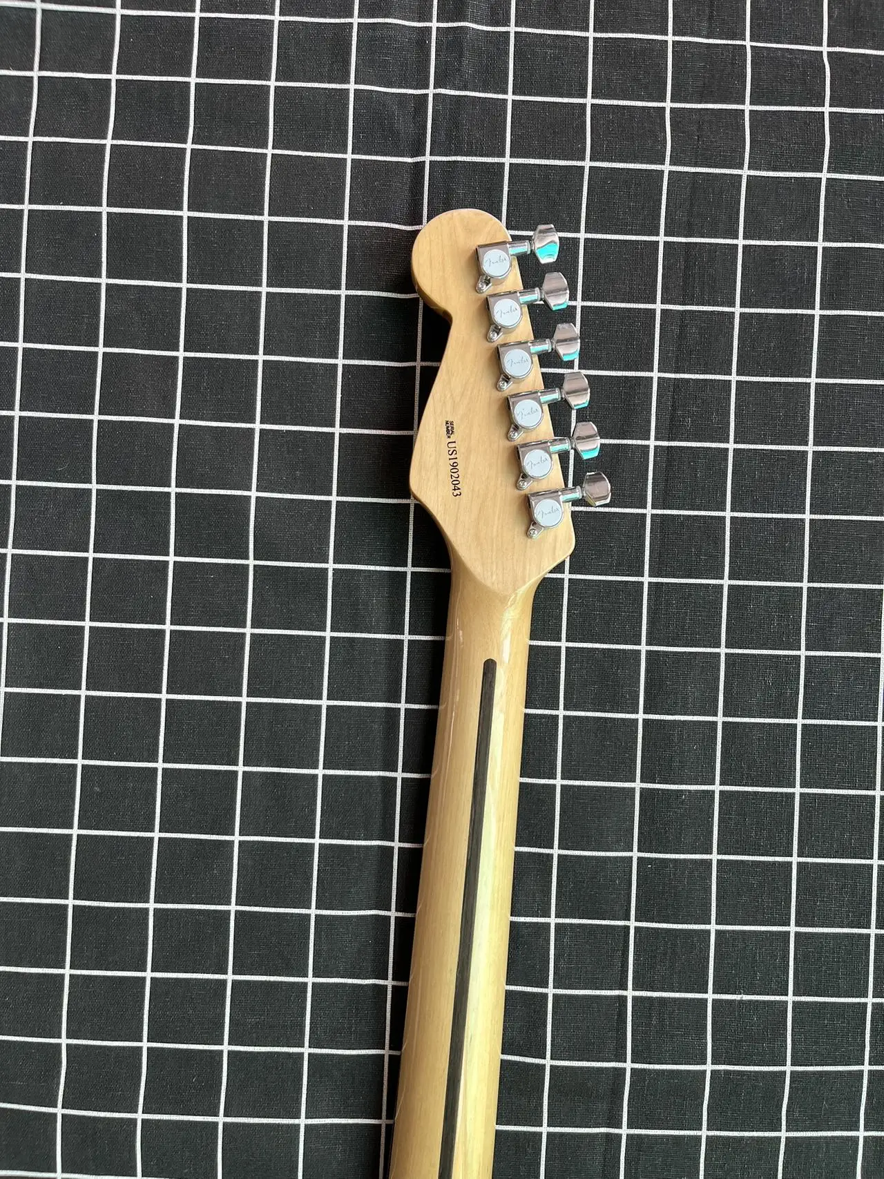 2024 Fast delivery Factory outlet the High Quality Custom Body 6 String Wooden Bling Purple ST Electric Guitar 22 Fret GFDSGHBFS