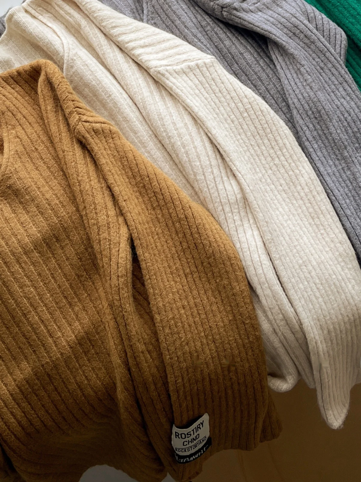 سترة كبيرة علوية طويلة من Thiened ذات ملمس رقيق وملمس على شكل حرف V مريحة ومريحة للنساء الشابات في الخريف #2