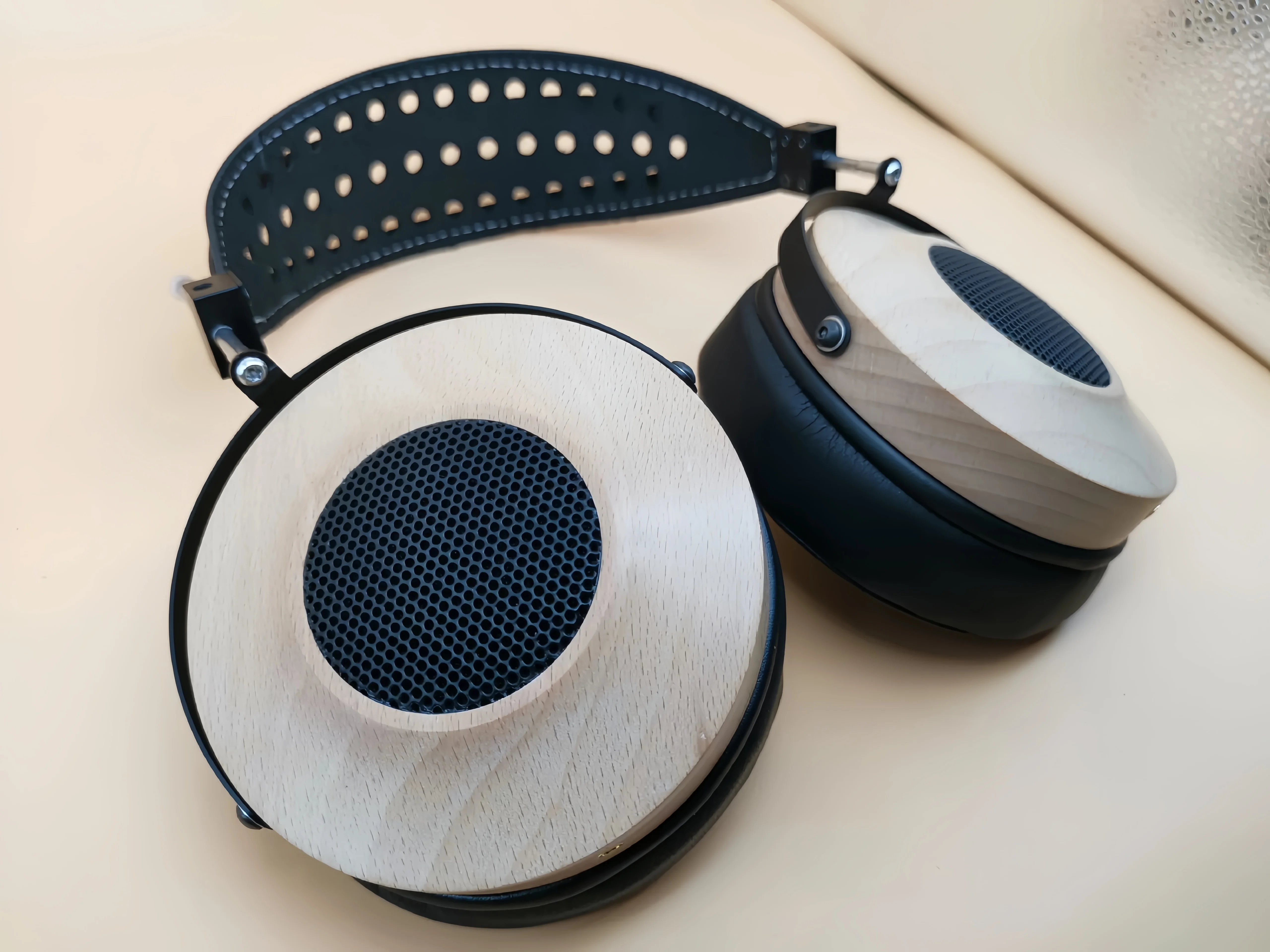 

Geekyaudio 4 Dynamic Driver 4BA Hybrid Over-Ear Full Size Magnetic Flat Open Back Hifi Music Monitor Audiophiles Headphone