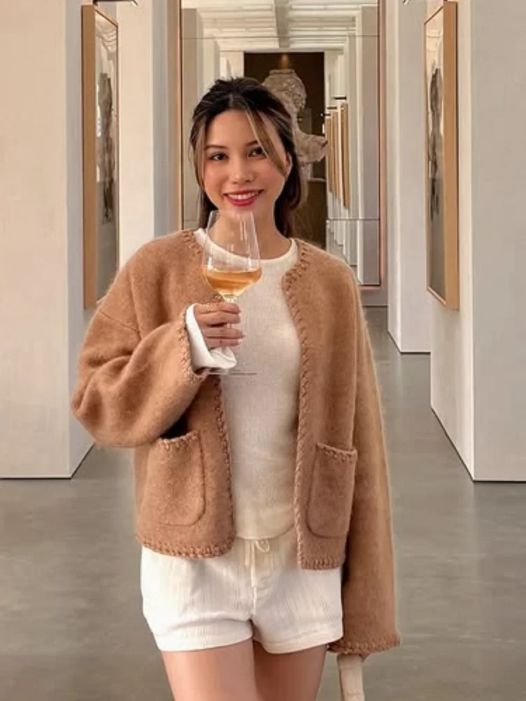 

Casual Solid Round Neck Cardigan Women Chic Long Sleeve Loose Pocket Warm Short Knitted Sweater Lady 2025 Daily Street Knitwears