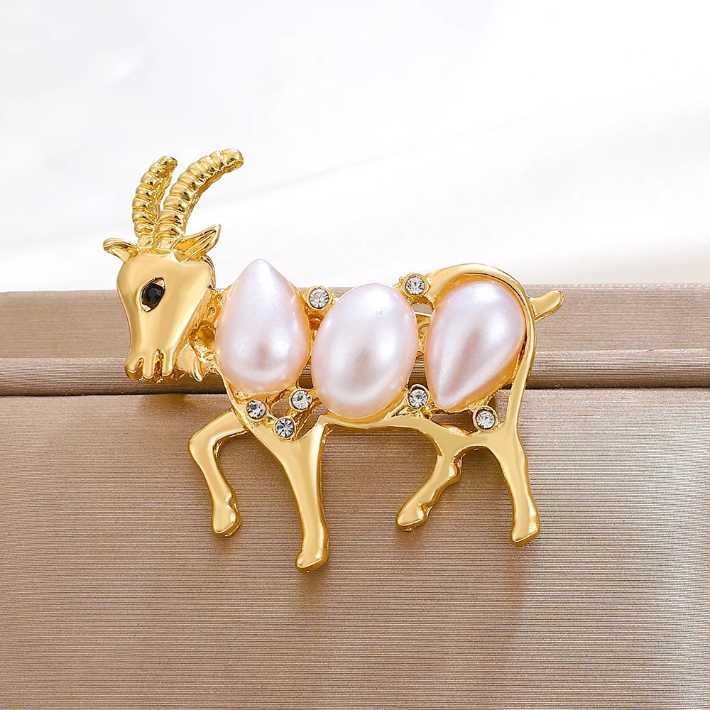 Zircon Goat Shape Brooches for Women\'s Clothing Fashion Pearl Rhinestone Goat Pin Jewelry Brooches Women Accessories Funny Gift