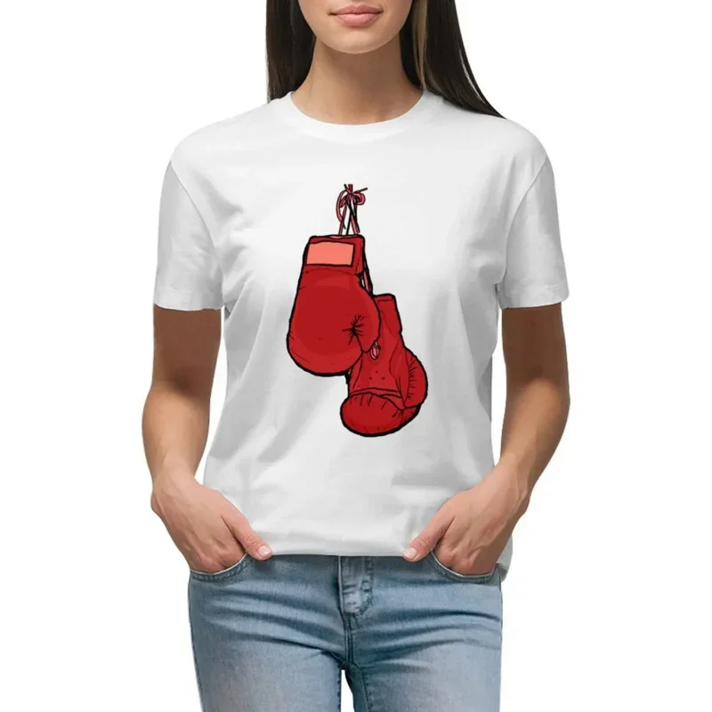 Hangingredboxinggloves ، تي قفازات