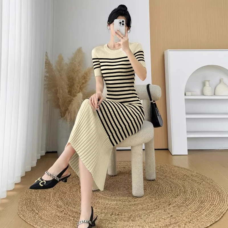 Retro Striped Short Sleeve Strechy Round Neck Women Casual Long Knitted Dress