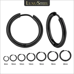 LUXUSTEEL Pendientes de aro simples para hombre Color negro Pendiente de clip de acero inoxidable para hombres Mujeres Rock Hiphop Circle Ear 2 piezas