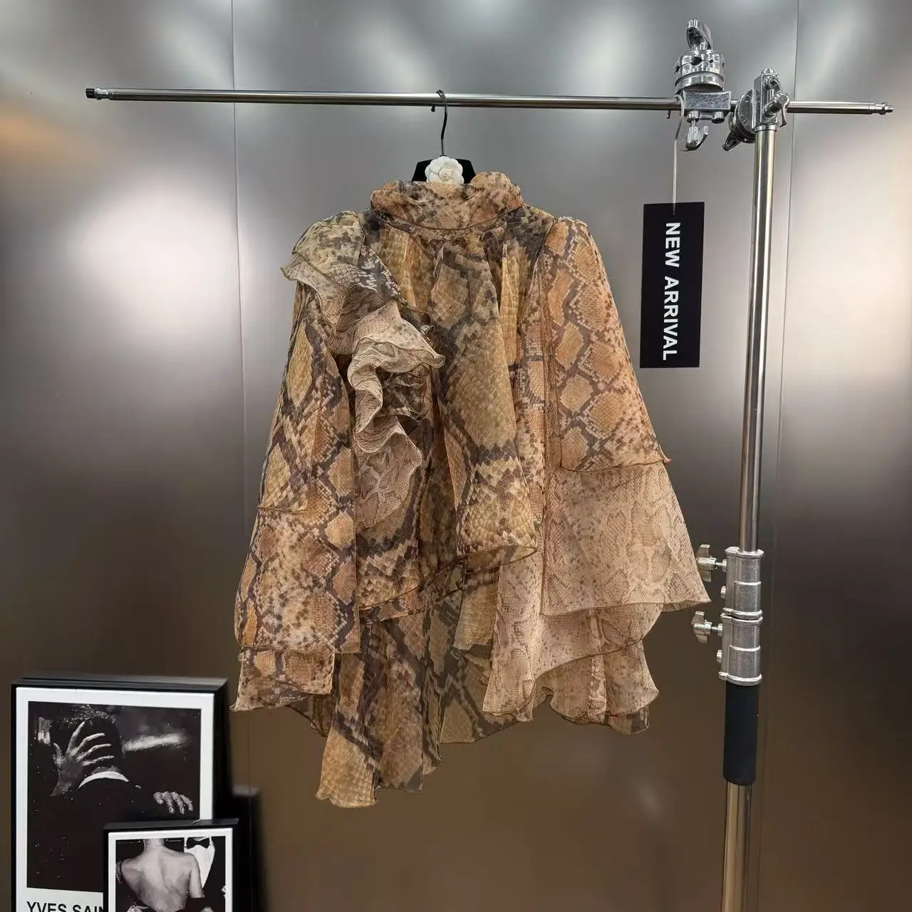 

2025 Winter French Elegant High-end Heavy Craft Multi-layer Splicing Organza Design Shirt, Snakeskin Pattern Blouse Top Women