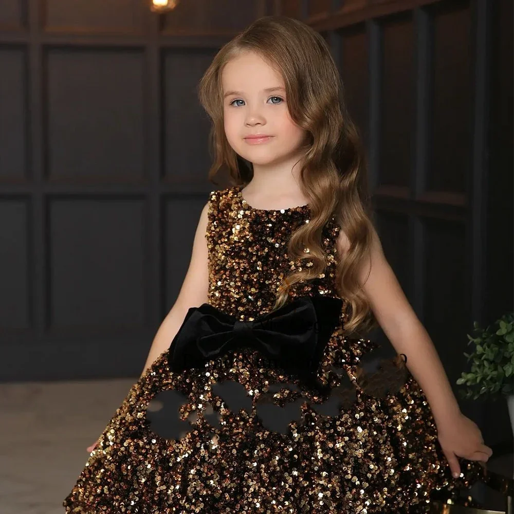 

A+Flower Girl Dresses Knee Length Sleeveless Bow Princess 2023 Sequined Tiered Round Collar Communion Birthday Ropa Infantil