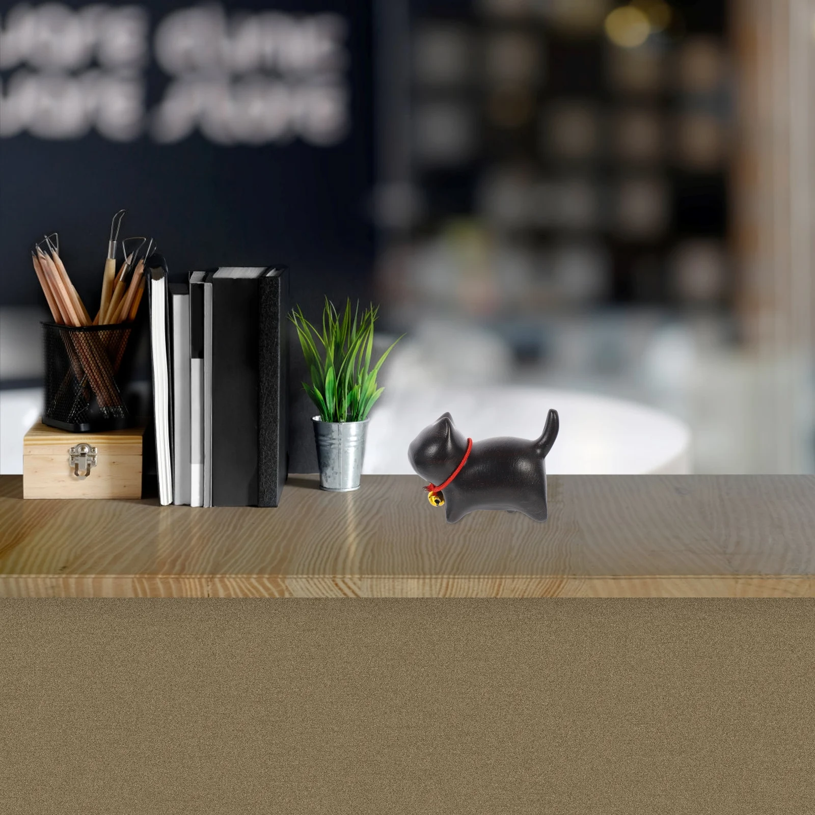 

Creative Faceless Cat Statue Ornament Wooden Carved Cat Decor for Home Office Garden Tabletop Small Size Sturdy and Smooth