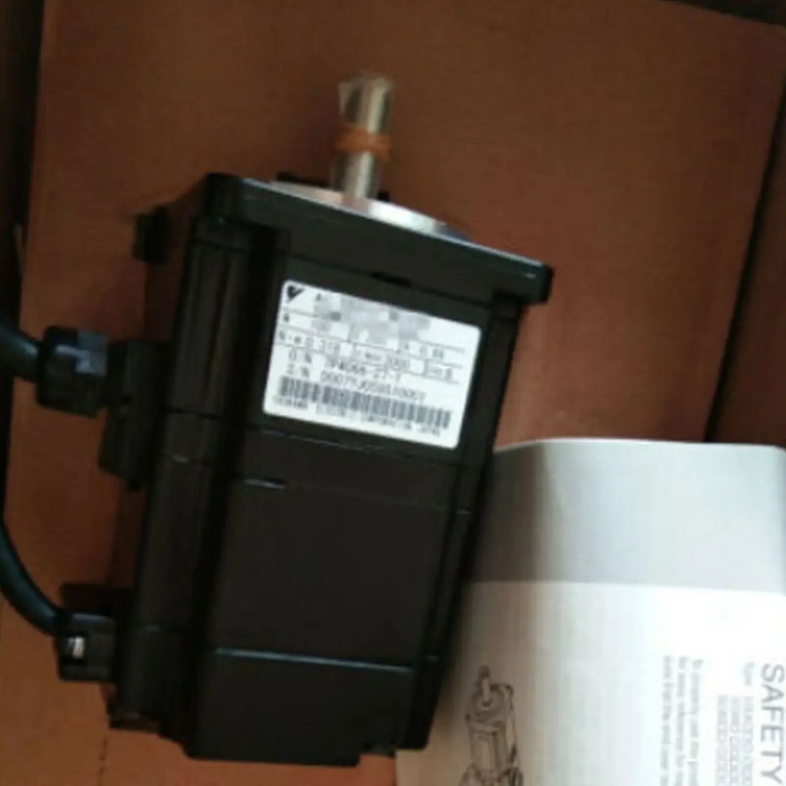 In Stock New Original Ac Servo Motor SGMPH-02A1A-YR11