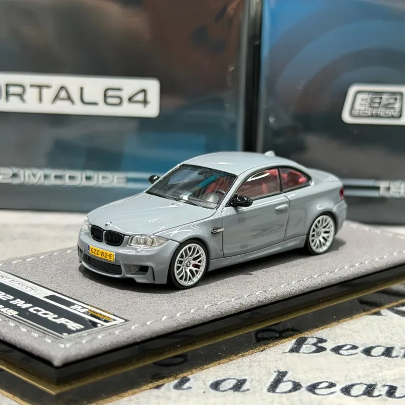 Mortal 1:64 BMW 1M Coupe  Alloy Die Casting Car Model Collection Model Boy Gift Christmas Gift Boy Toy