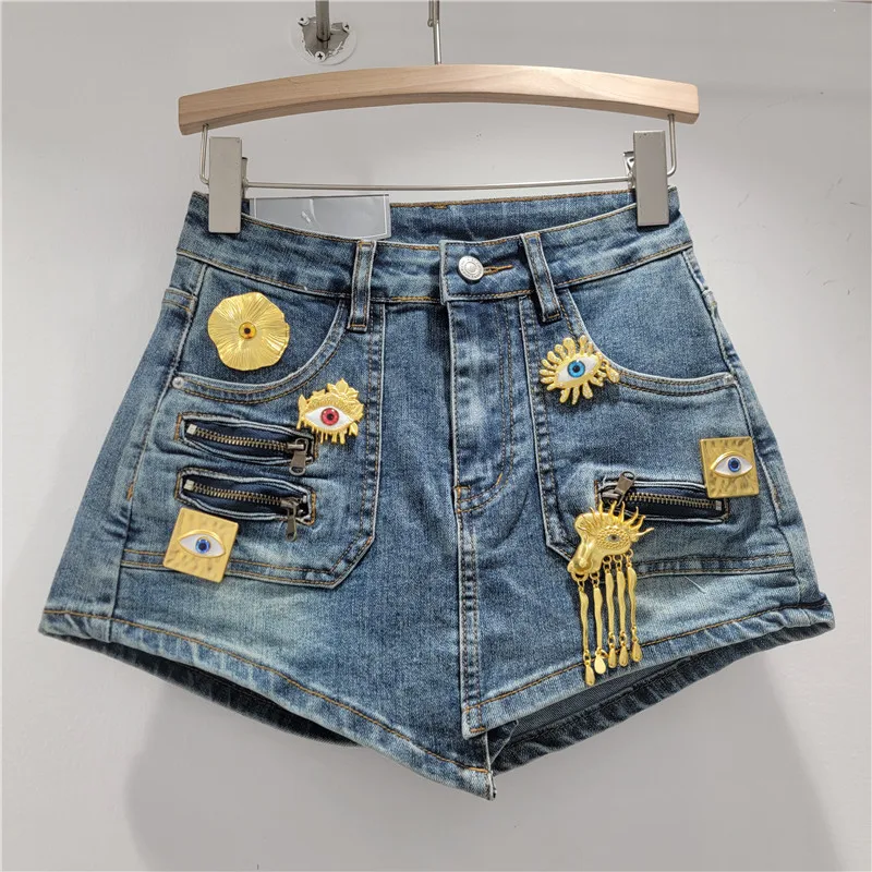 WTHT New Trendy Women's Heavy Industry Metal Buckle Design Denim Shorts 2026 Spring High Waist A-line Short Pants Female 1LS3003