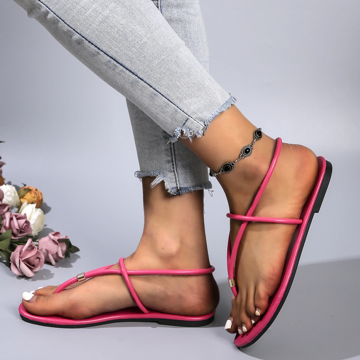 Designer Sandals Women Summer Shoes for Women 2024 Trend Open Toe Ankle Strap Beach Shoes Flat Heeled Sandals Sandalias De Mujer