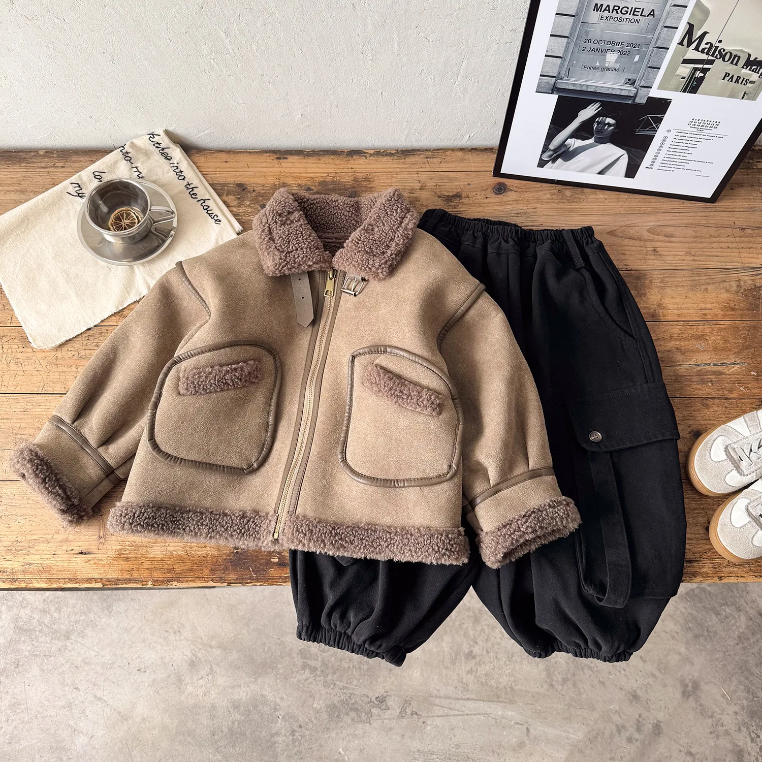 

Интегрированная куртка для маленьких мальчиков с отложным воротником для маленьких мальчиков, утепленное шерстяное пальто, новая модная детская коричневая зимняя куртка для маленьких мальчиков