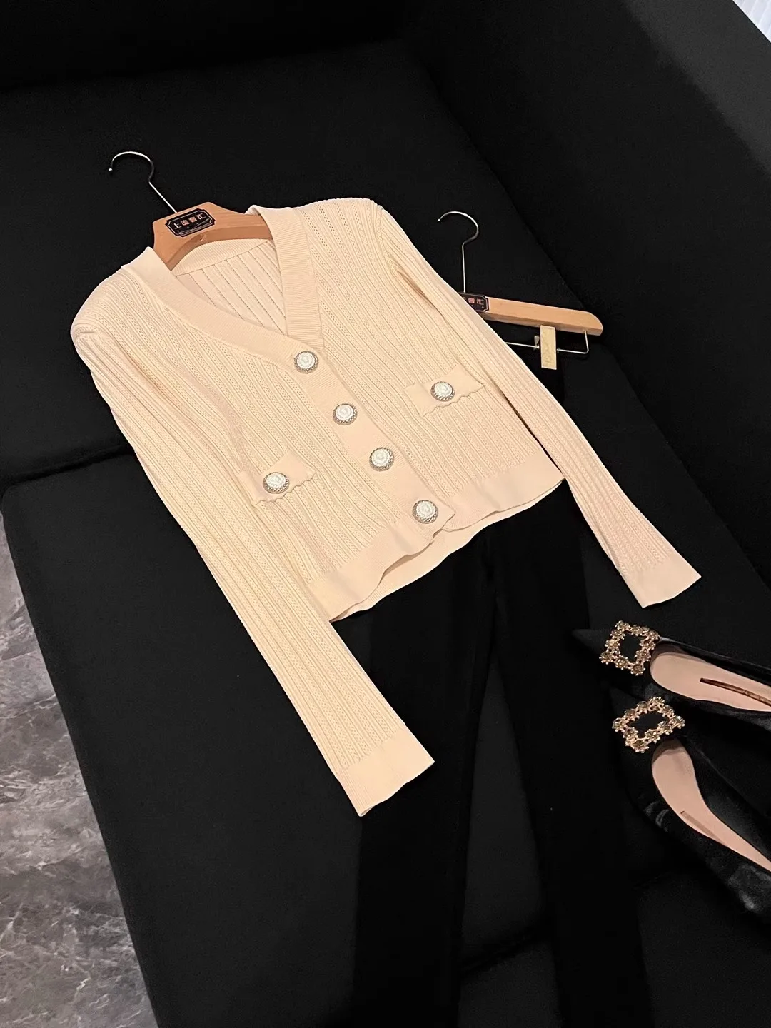 

Ele Knitted Sweater Top for Women Faionable Lady Sle Winter 2025 New Arrival European Sle Long Sve ort Coat