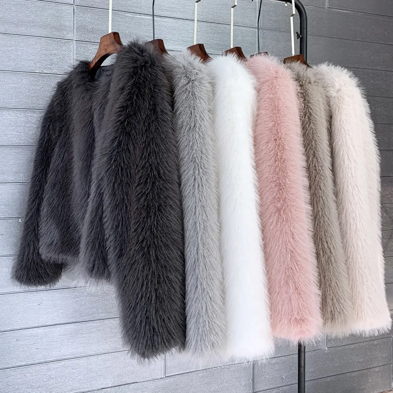 Luxury Women's Clothing Fur Faux Fur Coats Solid Short Coats Fashionable Comfortable Warm Winter Women Jacket Coat Women