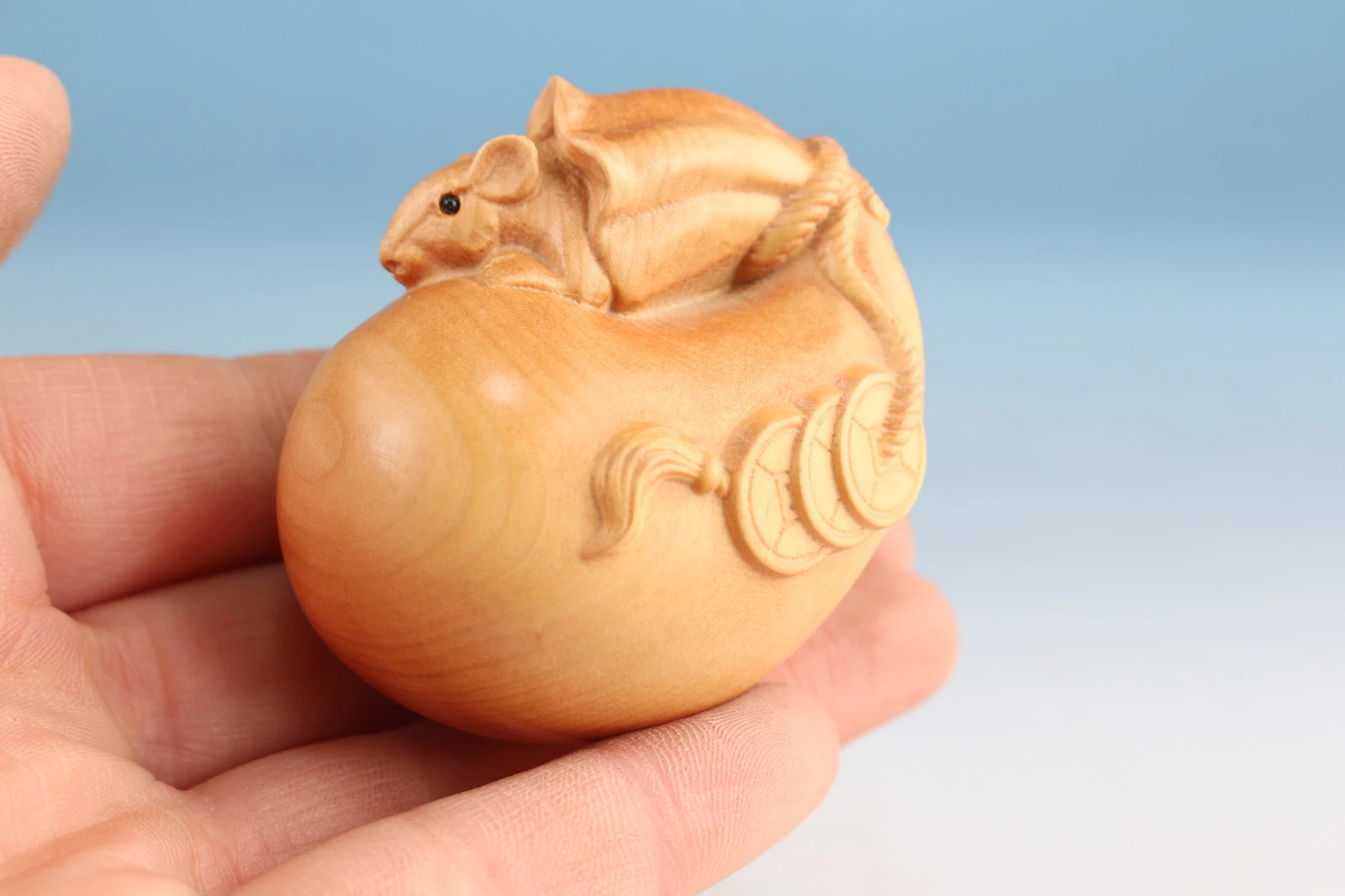 Chinese Boxwood Handmade Fortune Monkey Statue Netsuke Table Ornament Gift