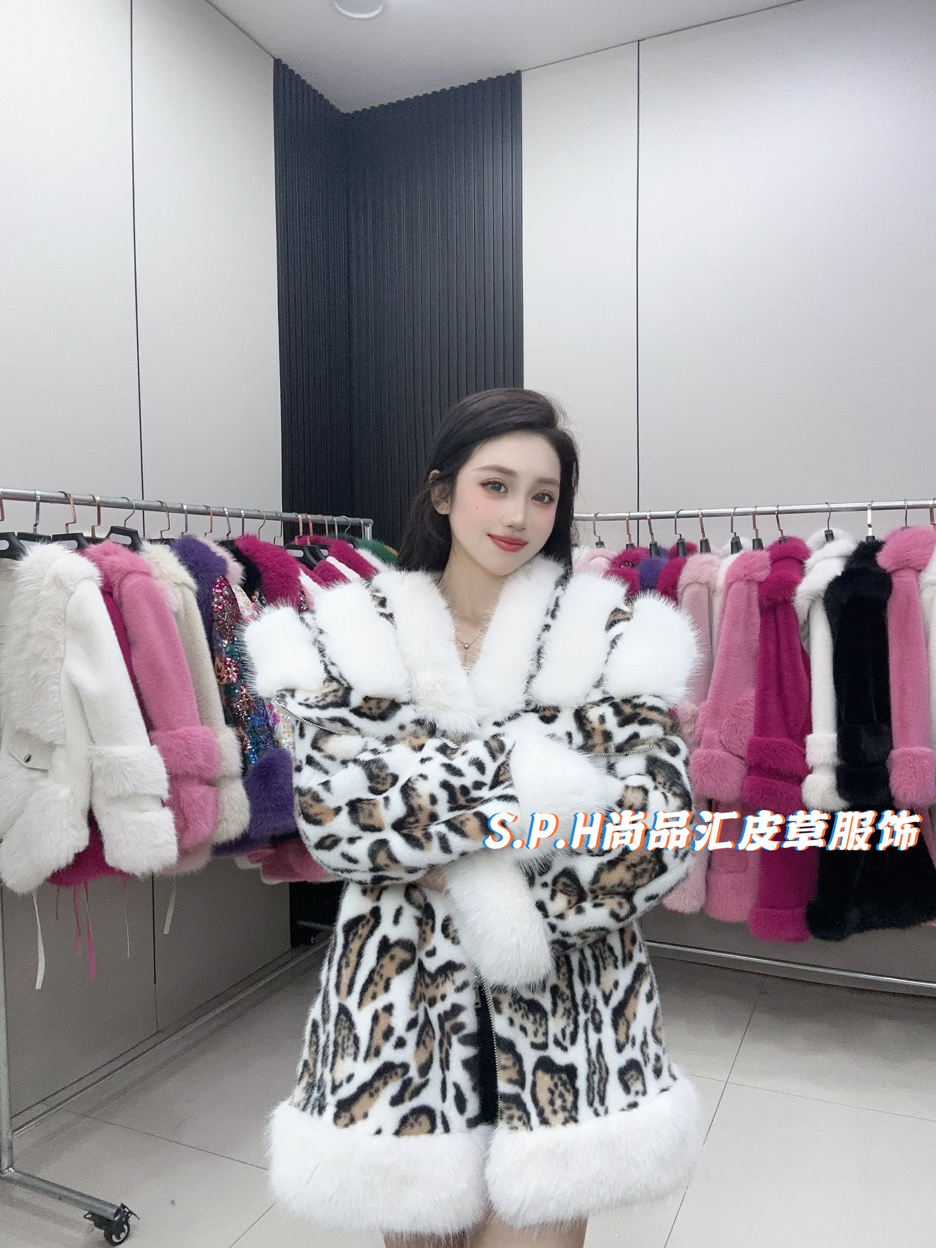 Faux Fur Coat 2024 New Classic Leopard Print Shawl Collar European Mink Women Fur Coat Winter Coat Mid Length Fluffy Jacket