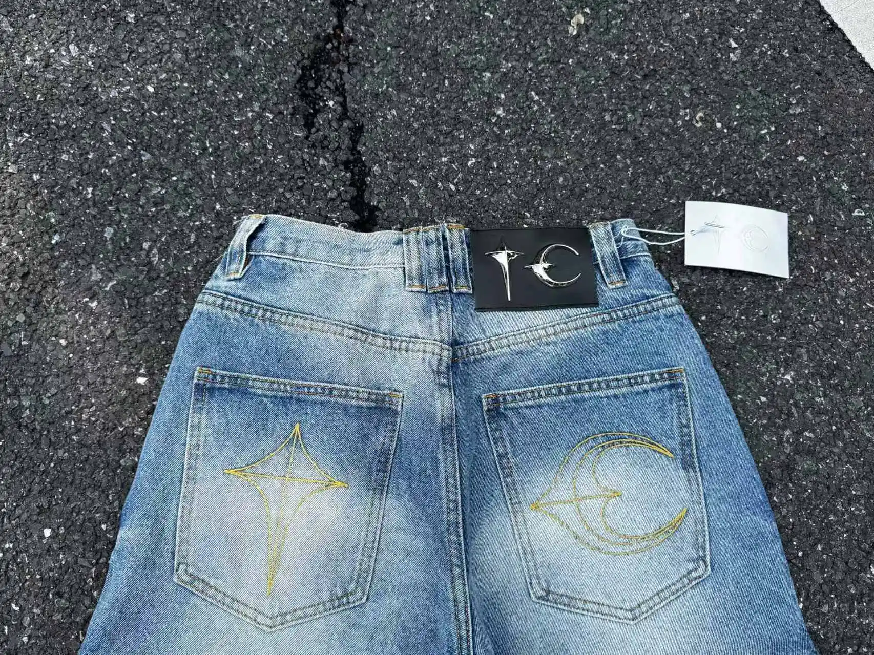 Big Mud Thug Club Casual Straight Loose Jeans Button Pants Metal Label Men Women Unisex Blue Slightly Smaller Size Trousers