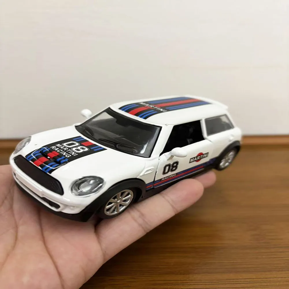 

1:32 Scale Alloy Mini Classic Painted Racing Car Model with Pullback Starter for Children's Toy Cars