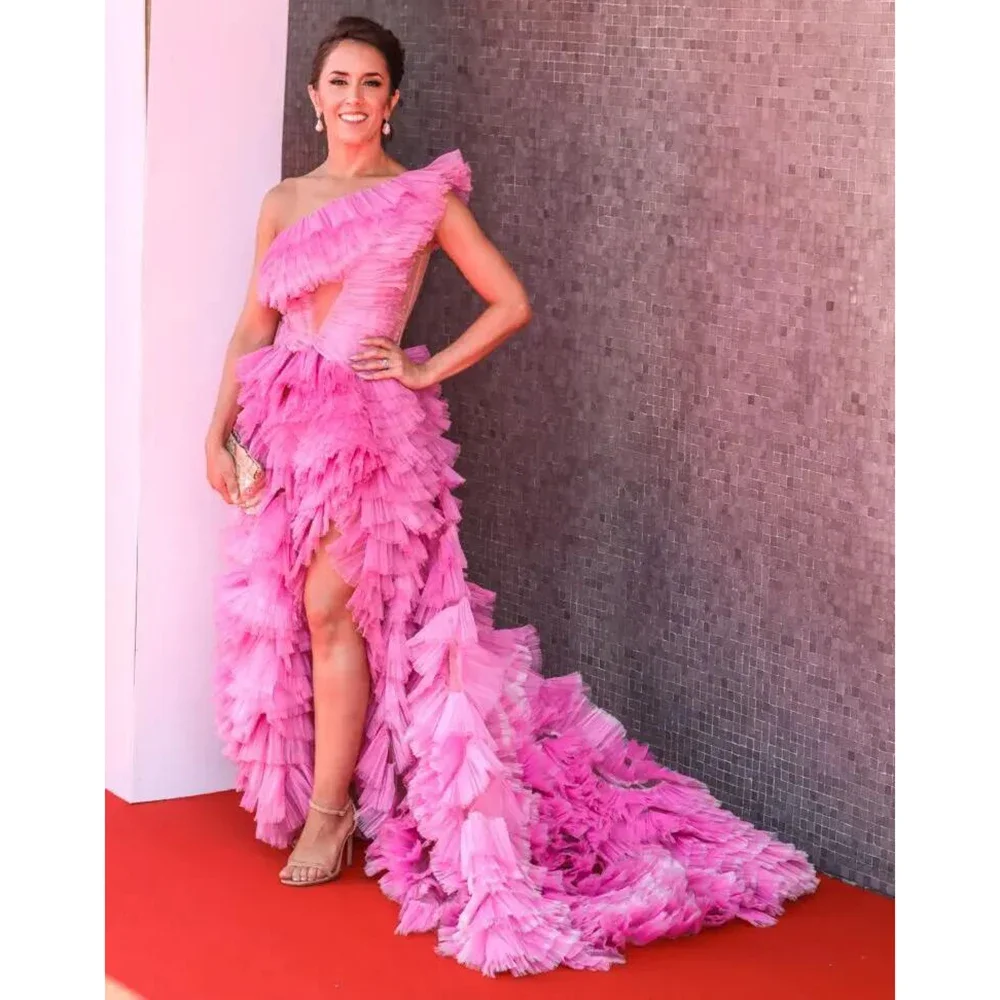 

Fashion Chic Design One Shoulder Pink Evening Dress Women High Slit Puffy Tiered Tulle Formal Celebrity Event Gowns