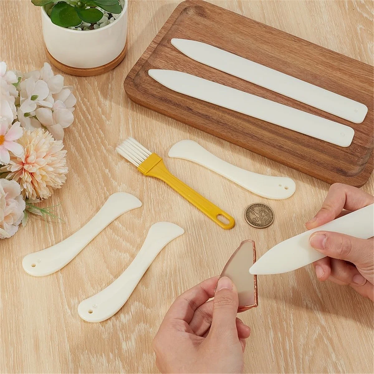 

SSR 7Pcs Stained Glass Plastic Burnisher Bone Foiler Holder Burnishing Tool for DIY Crafting Making Handicrafts Leathercraft
