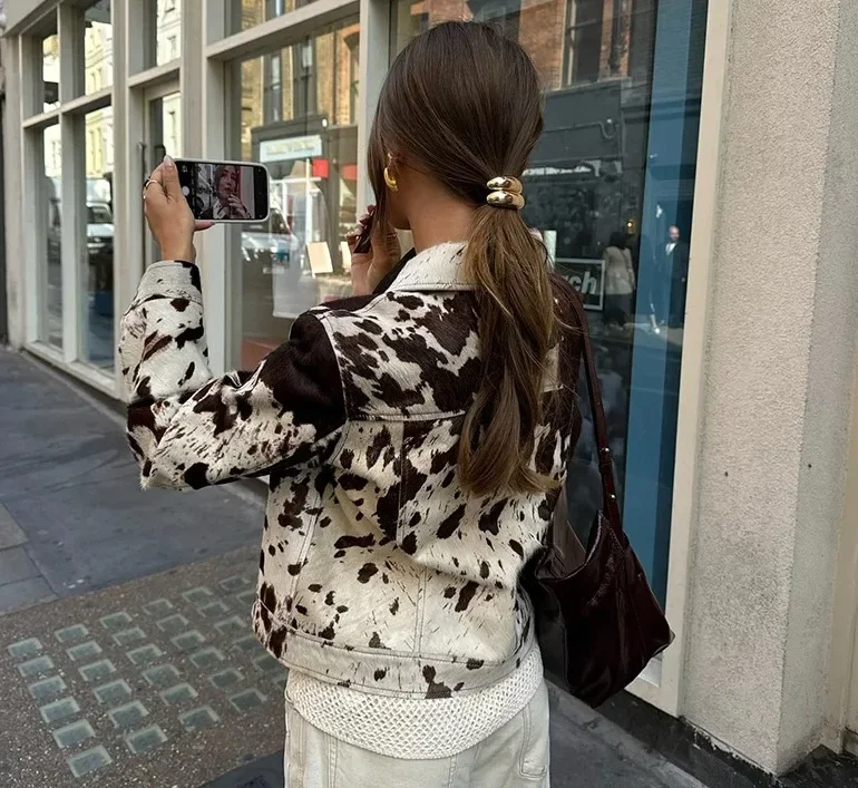 معاطف بأكمام طويلة وجيوب ضيقة معاطف عالية الشارع للتنقل في الخريف ملابس خارجية عصرية مطبوعة للنساء سترة من الفرو الجلدي غير رسمية #6