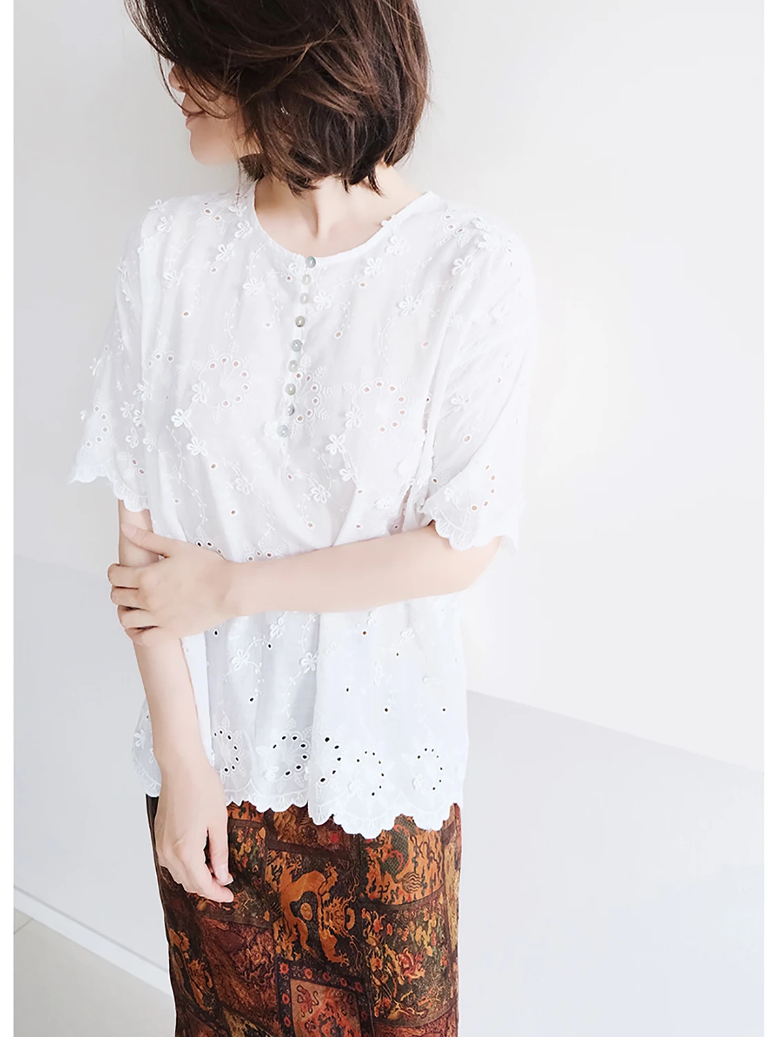 

Embroidered Relief Flower round Ne Top Women's Casual irt Cotton 00% Ultra Thin Cool Sensation Five Sve Summer Faion